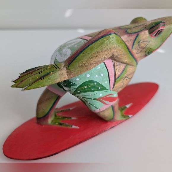 Surfer Frog Carved Wood Figurine Beach Vibes Ron Jon Surf Girl Hawaii Australia - Picture 13 of 16